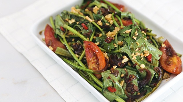 adobong kangkong in a rectangular plate