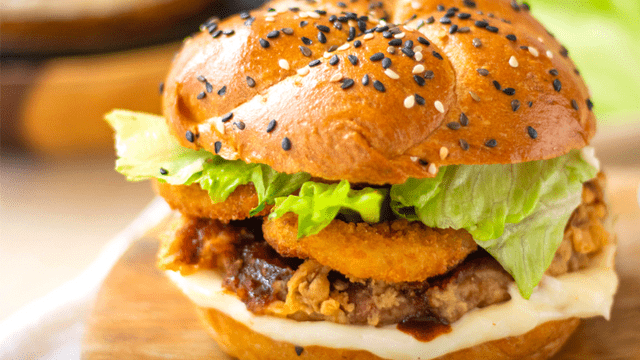 ArmyNavy Burger + Burrito launches two plant-based chicken sandwiches on the menu: the Plant-Based Classic Chicken Sandwich and the Plant-Based Chipotle Crispy Chicken Sandwich.