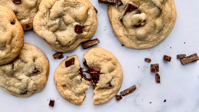 chocolate chip cookies using chocolate chunks